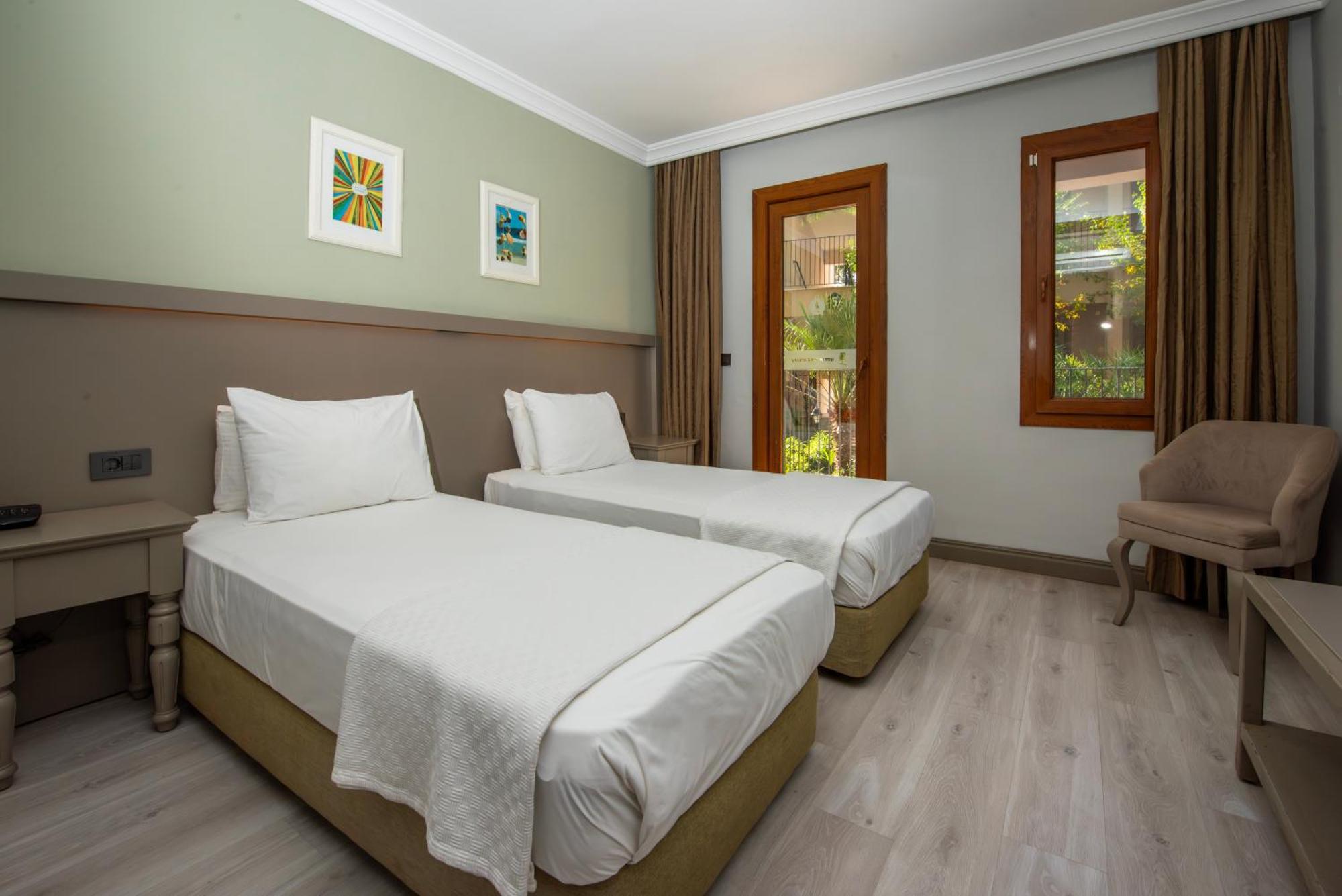Pine Valley Hotel Ölüdeniz Buitenkant foto