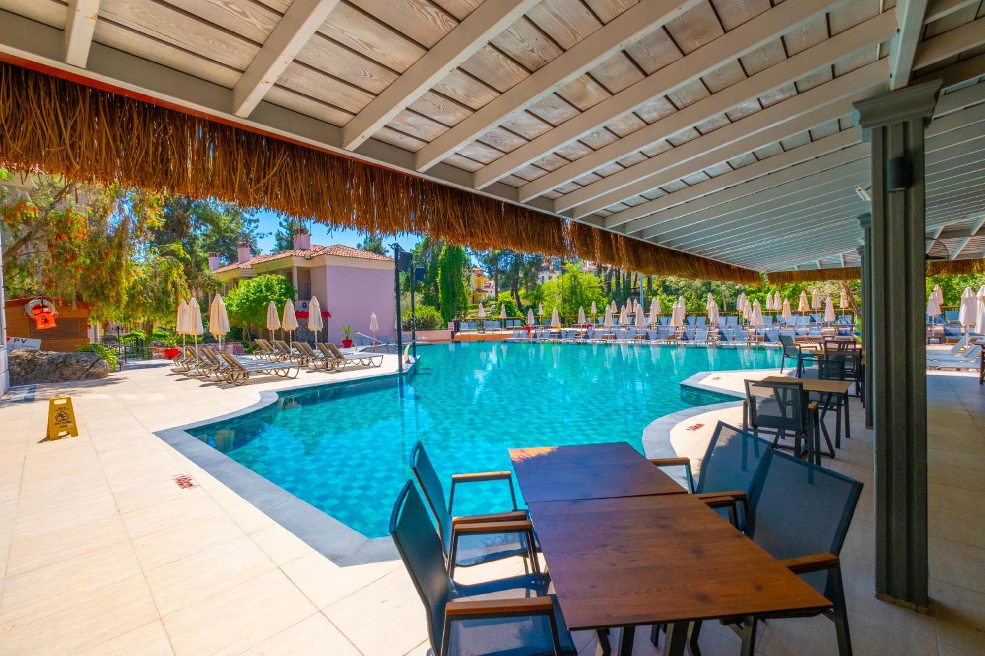 Pine Valley Hotel Ölüdeniz Buitenkant foto