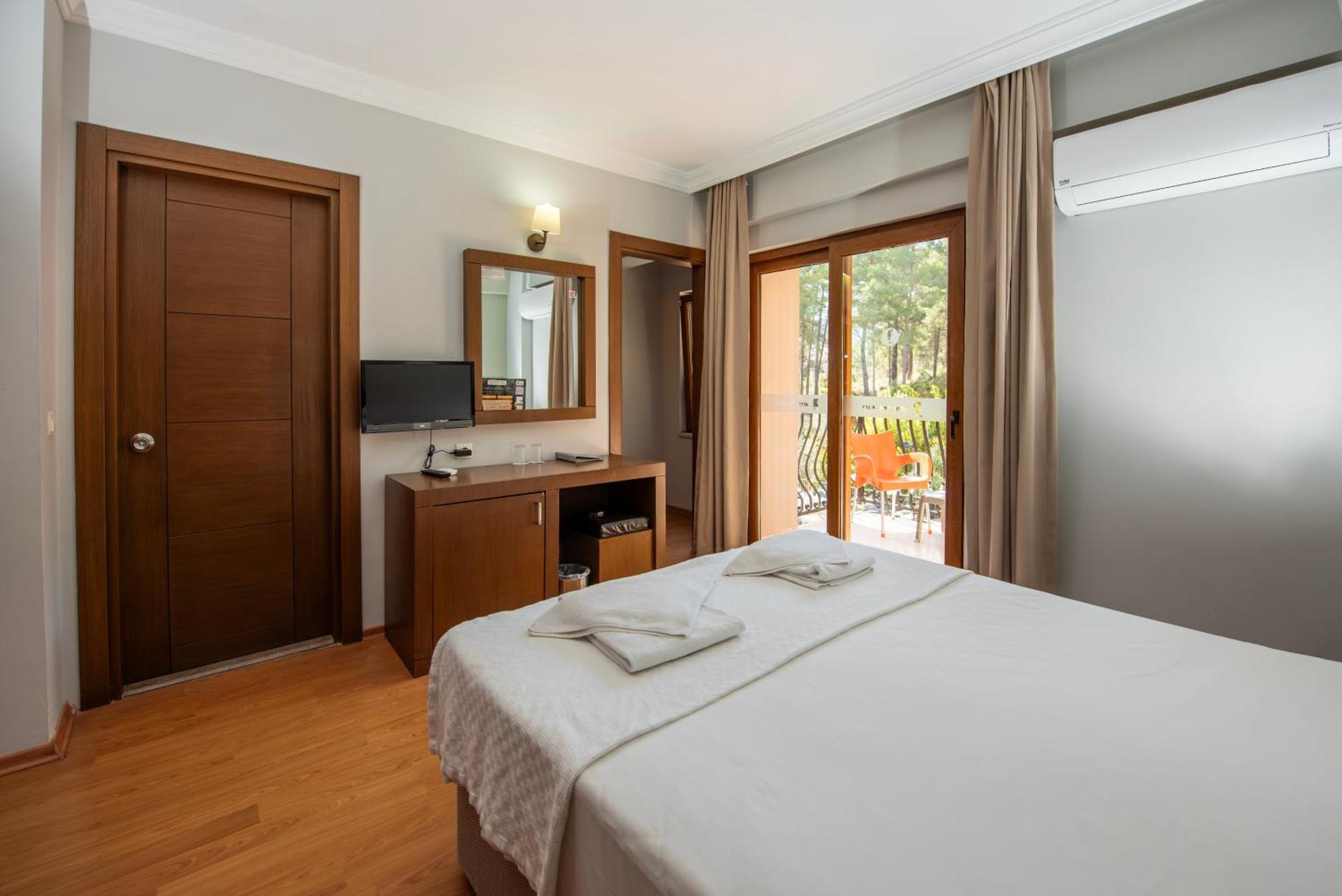 Pine Valley Hotel Ölüdeniz Buitenkant foto