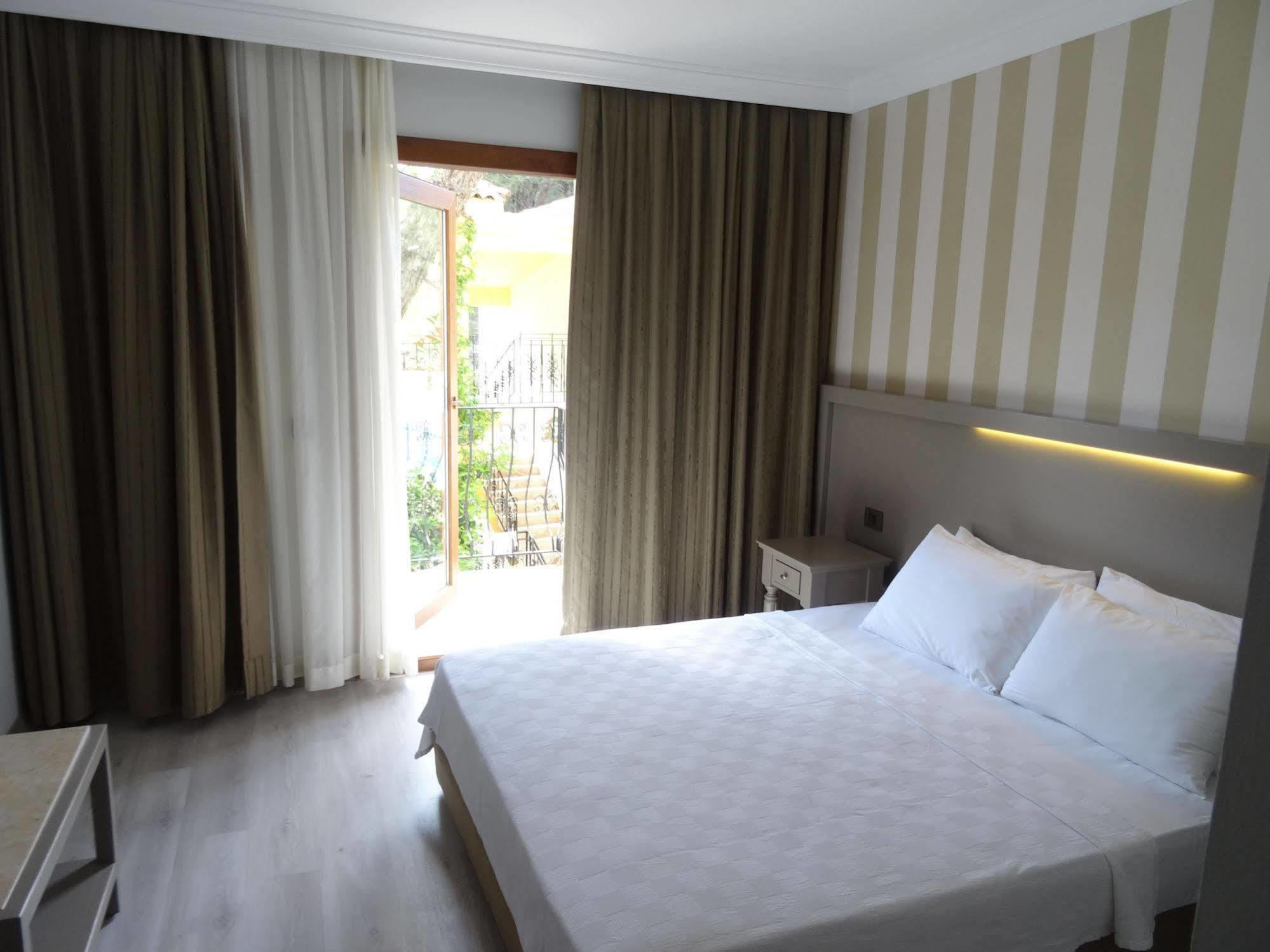 Pine Valley Hotel Ölüdeniz Buitenkant foto